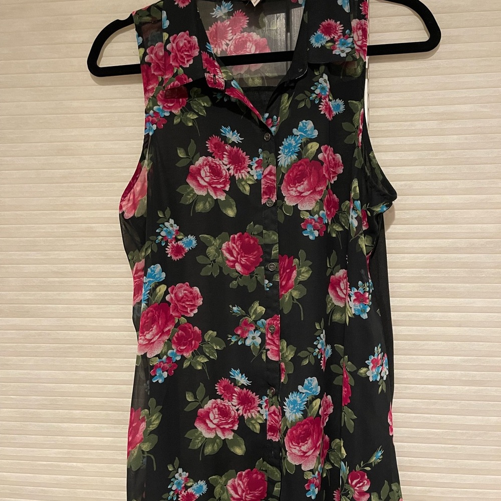 Mudd sheer sleeveless tunic top